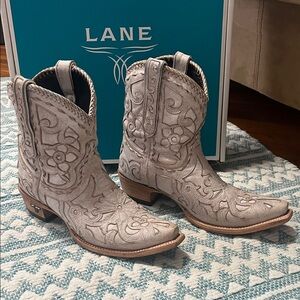 Lane Robin Bootie